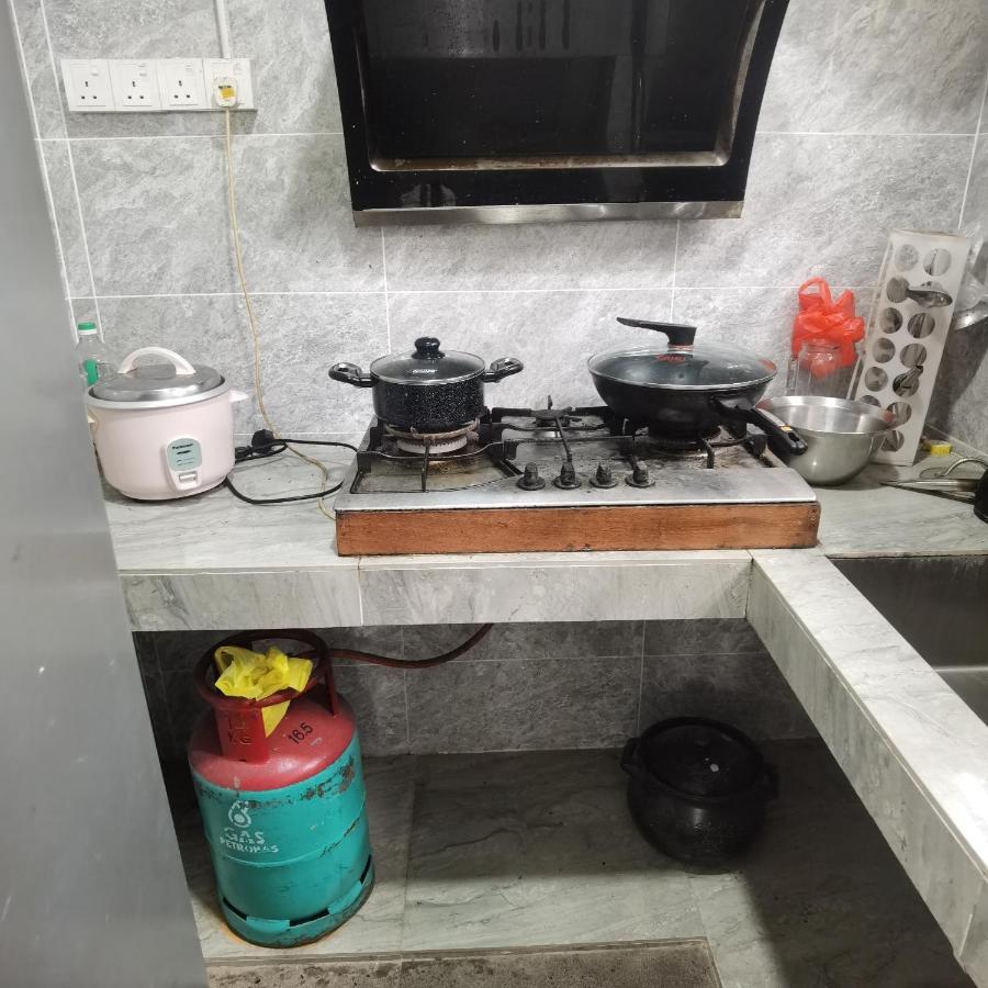 1号房有厕所厨房冰箱洗衣机 Homestay Kuala Lumpur